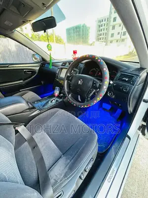 Toyota Crown 2006 White
