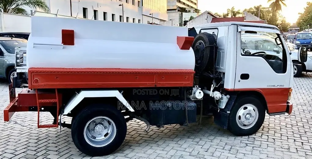 Isuzu Elf Fuel Bowser