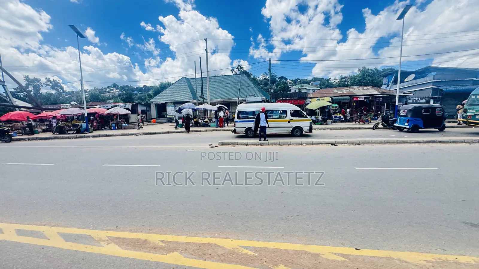 Kiwanja Cha Kwanza Kutoka Lami Kinauzwa Mwanza - Mabatini