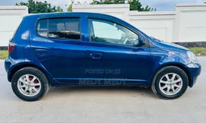 Toyota Vitz 2006 Blue
