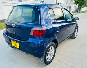 Toyota Vitz 2006 Blue