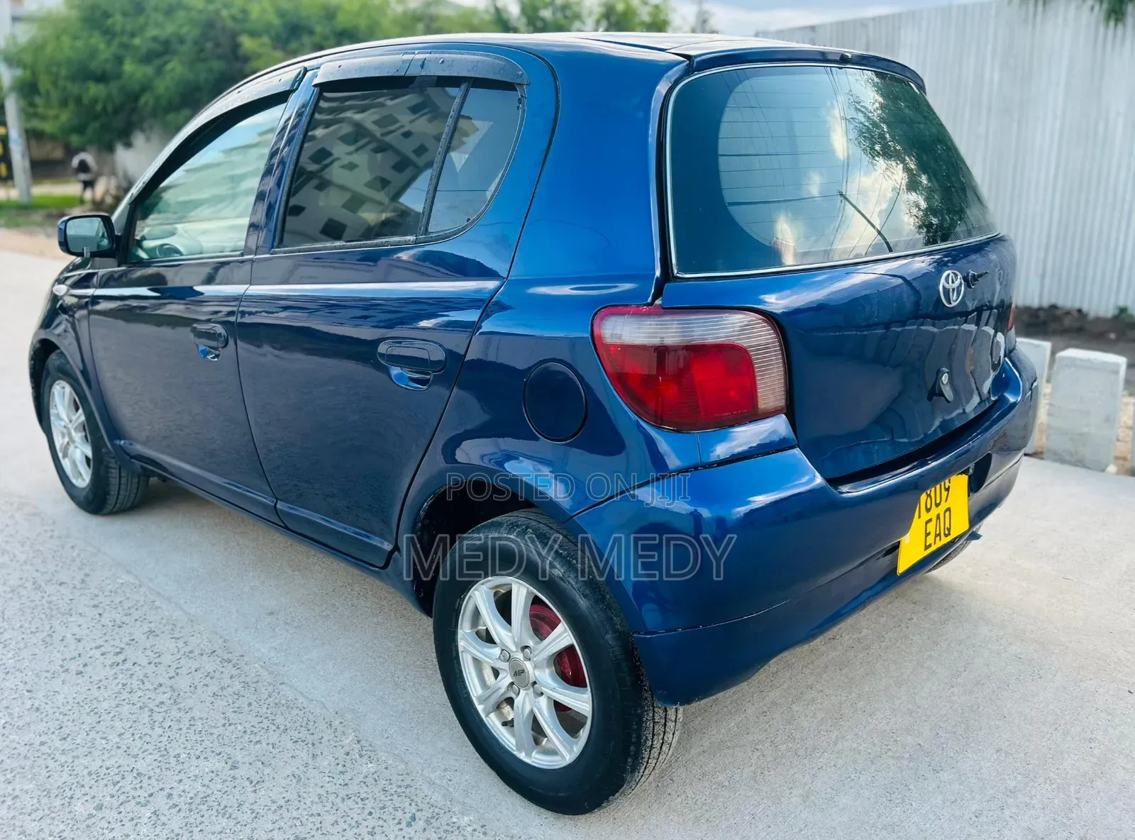 Toyota Vitz 2006 Blue