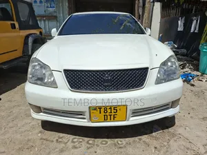 Toyota Crown 2004 White