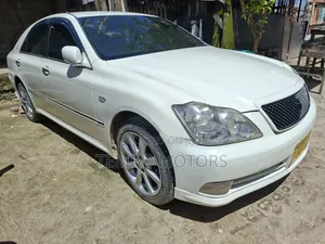 Toyota Crown 2004 White