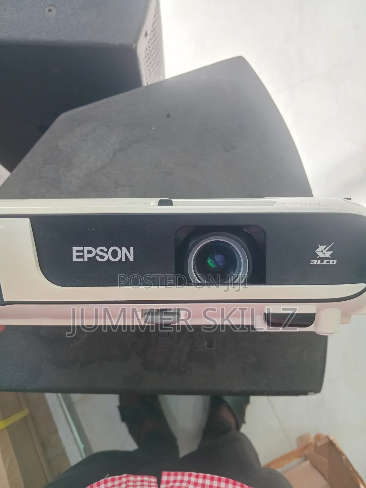 The Epson Eb-x51