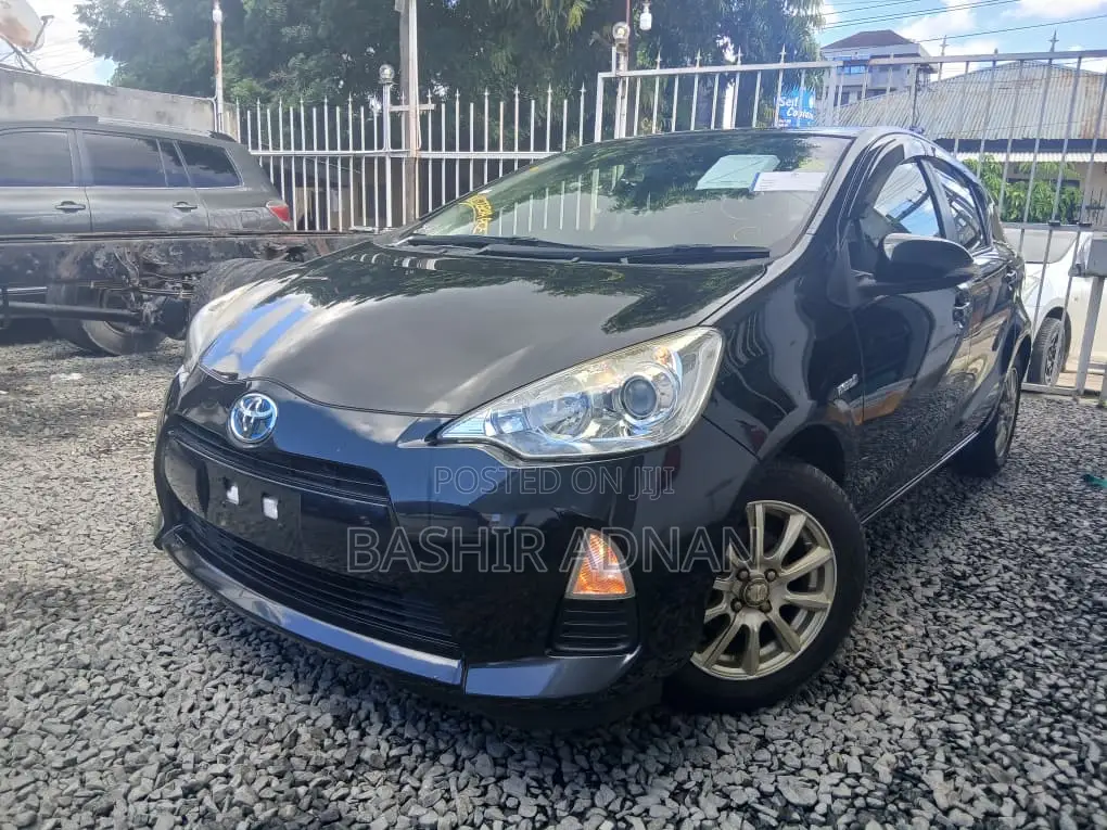 Toyota Aqua 2014 Black