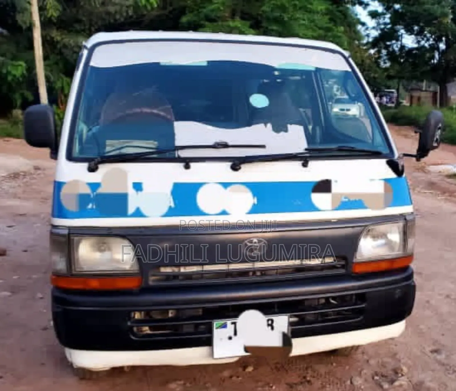 Toyota HiAce 2000 White