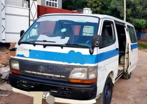 Toyota HiAce 2000 White
