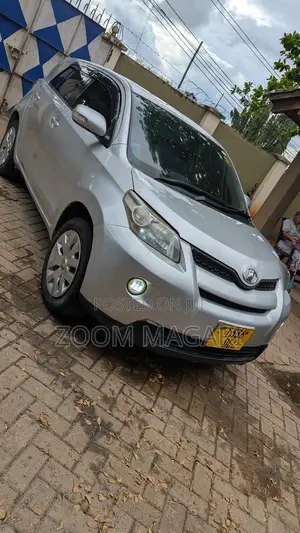 Toyota IST 2009 Silver