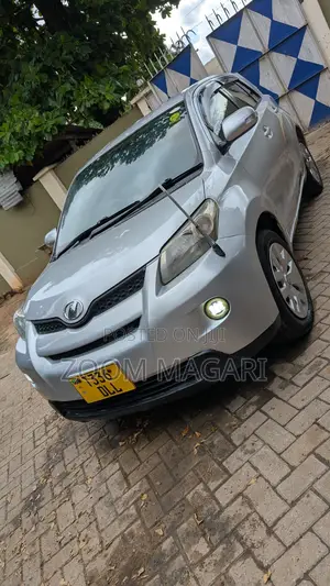 Toyota IST 2009 Silver