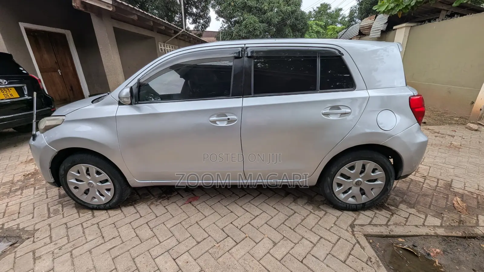 Toyota IST 2009 Silver