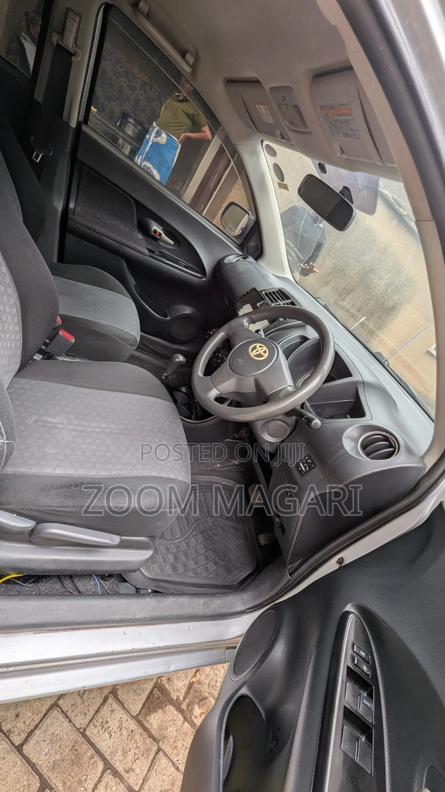 Toyota IST 2009 Silver