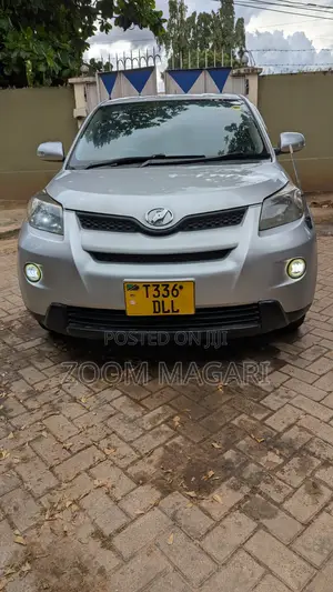 Toyota IST 2009 Silver