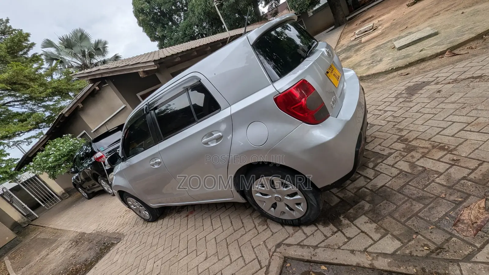 Toyota IST 2009 Silver