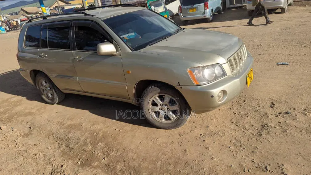 Toyota Kluger 2003 Beige