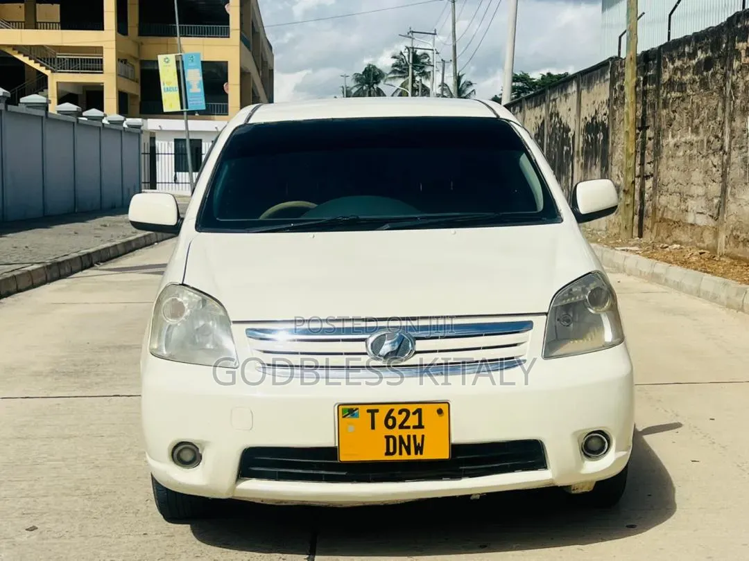 Toyota Raum 1.5 AWD 2003 Off white