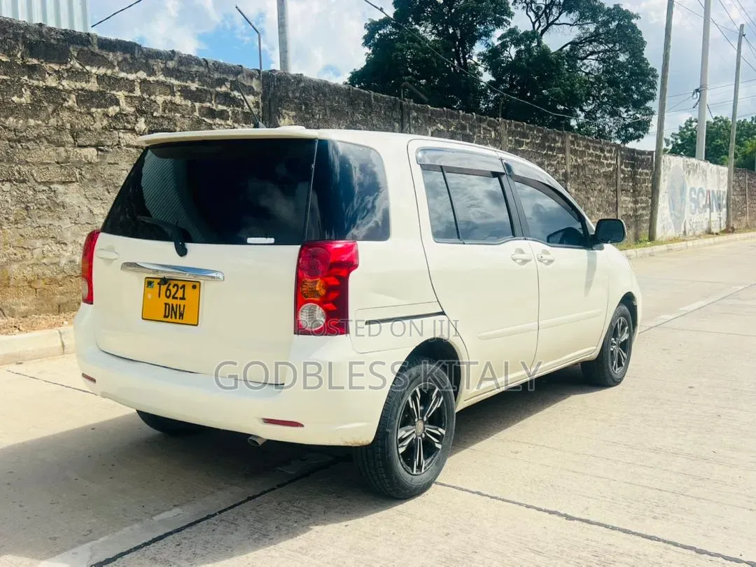 Toyota Raum 1.5 AWD 2003 Off white