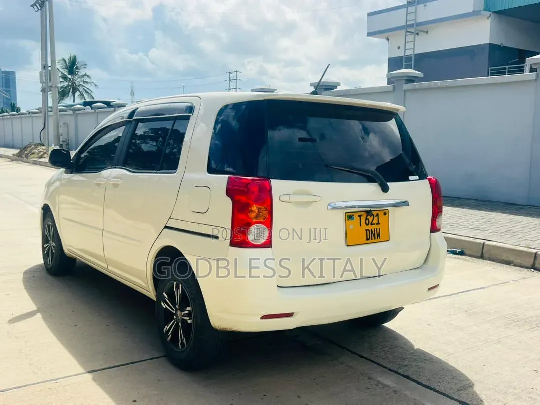 Toyota Raum 1.5 AWD 2003 Off white