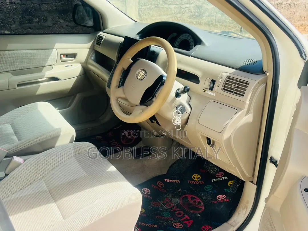 Toyota Raum 1.5 AWD 2003 Off white