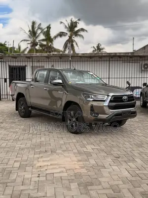 Toyota Hilux 2021 Gray