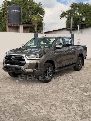 Toyota Hilux 2021 Gray