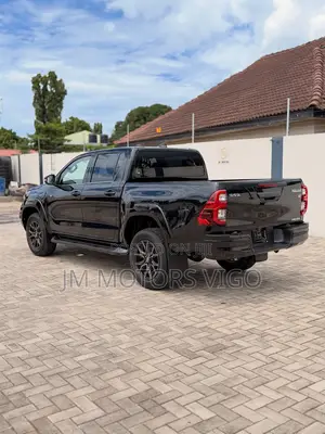Toyota Hilux Revo Double Cab Deisel 2.4 AWD 2022 Black