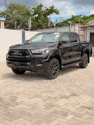 Toyota Hilux Revo Double Cab Deisel 2.4 AWD 2022 Black
