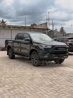 Toyota Hilux Revo Double Cab Deisel 2.4 AWD 2022 Black