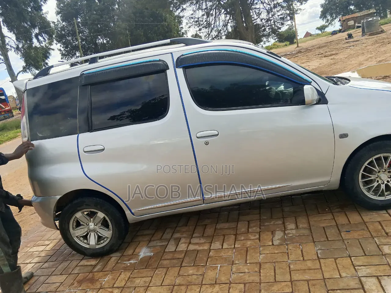 Toyota Fun Cargo 2004 Silver