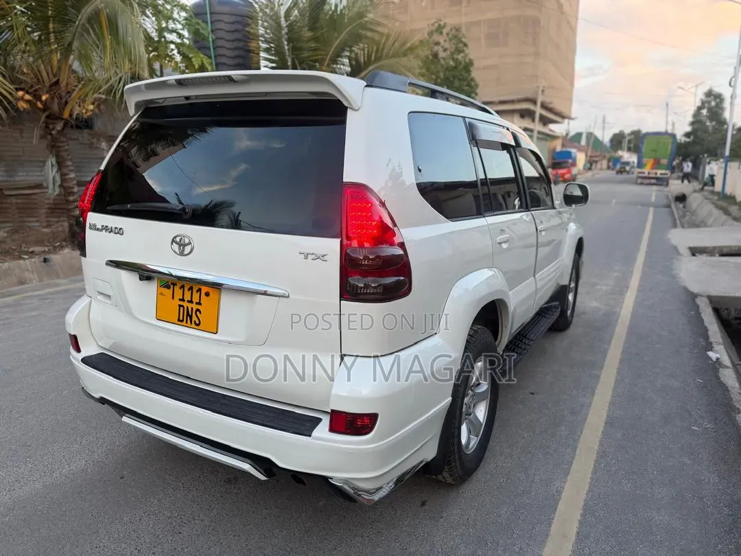 Toyota Land Cruiser Prado 2007 White