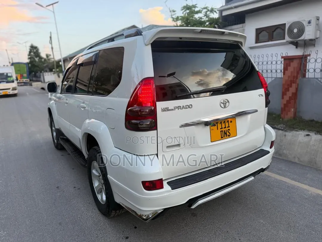 Toyota Land Cruiser Prado 2007 White