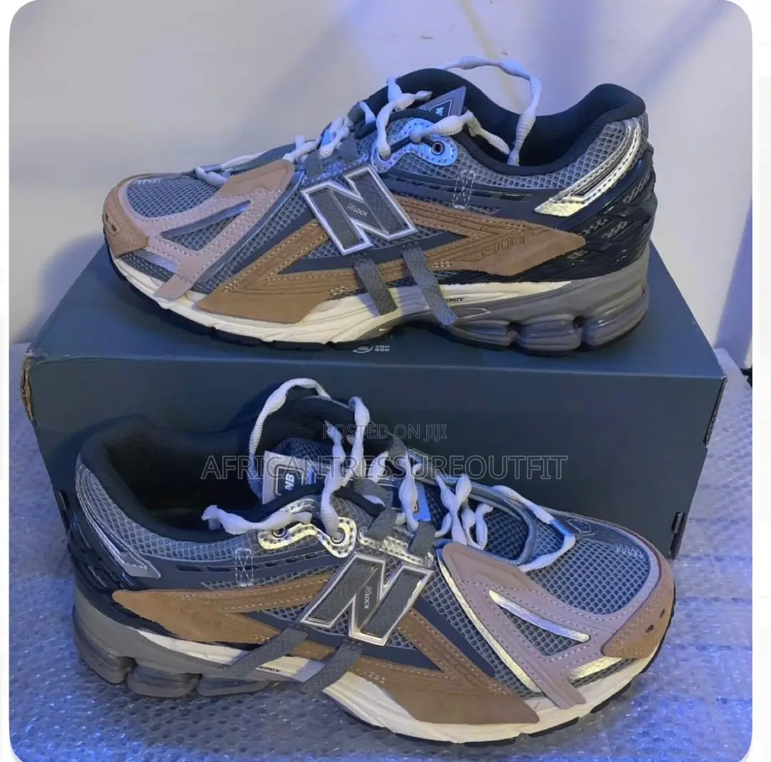 New Balance 1906r Silver Metallic Collection Available