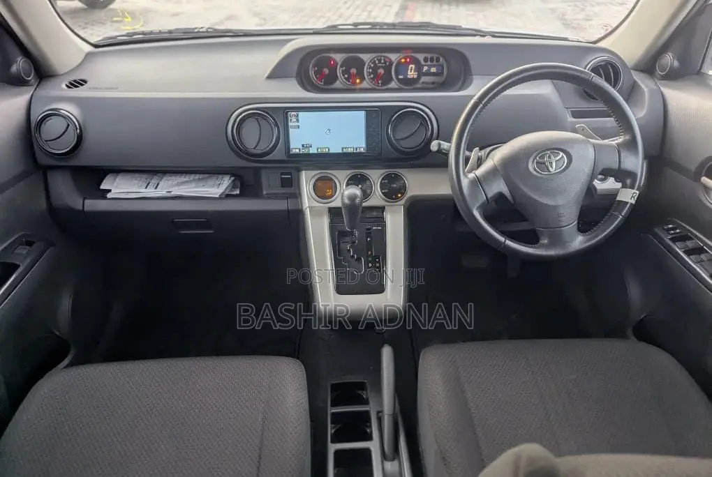 Toyota Corolla Rumion Hatchback 1.8 FWD 2009 Silver