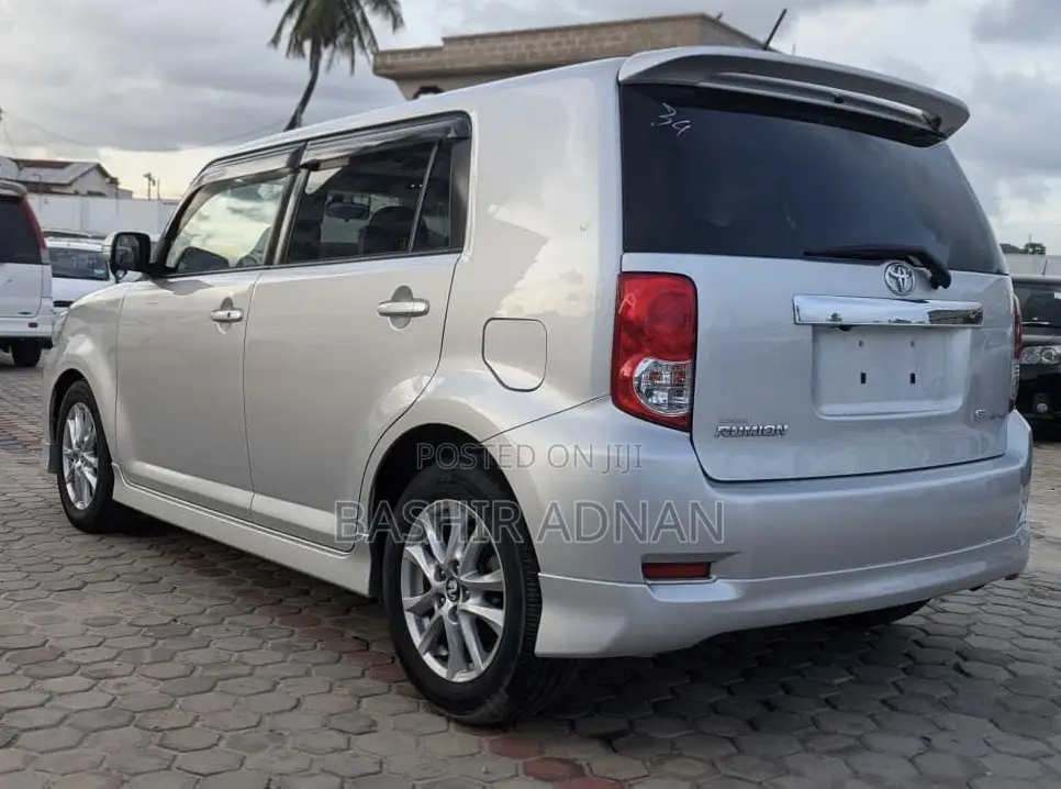 Toyota Corolla Rumion Hatchback 1.8 FWD 2009 Silver