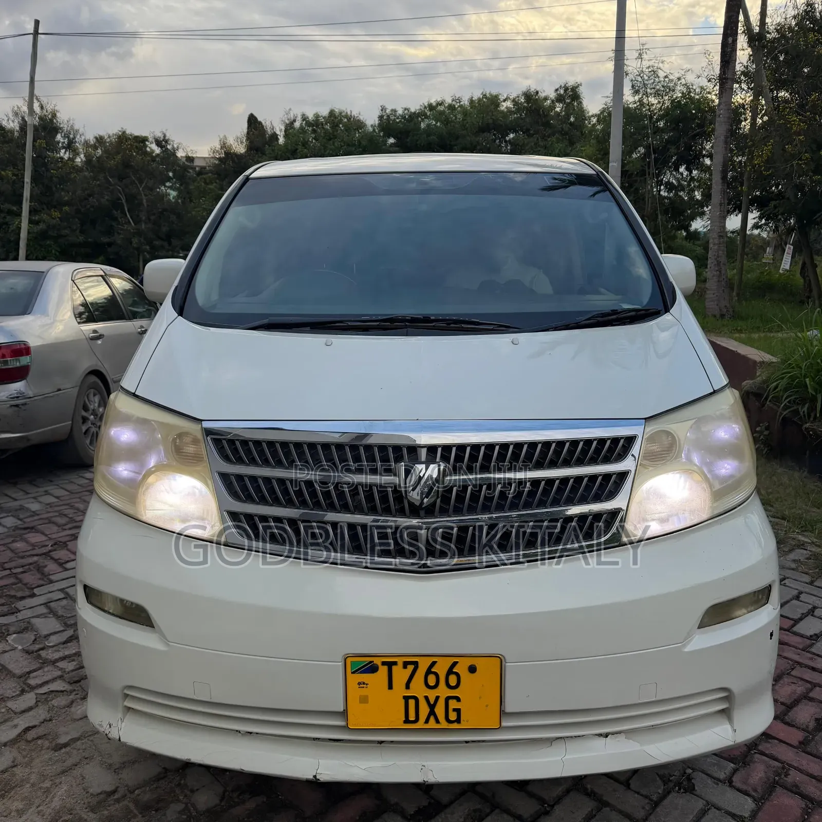 Toyota Alphard 2.4 Hybrid AWD 2005 White