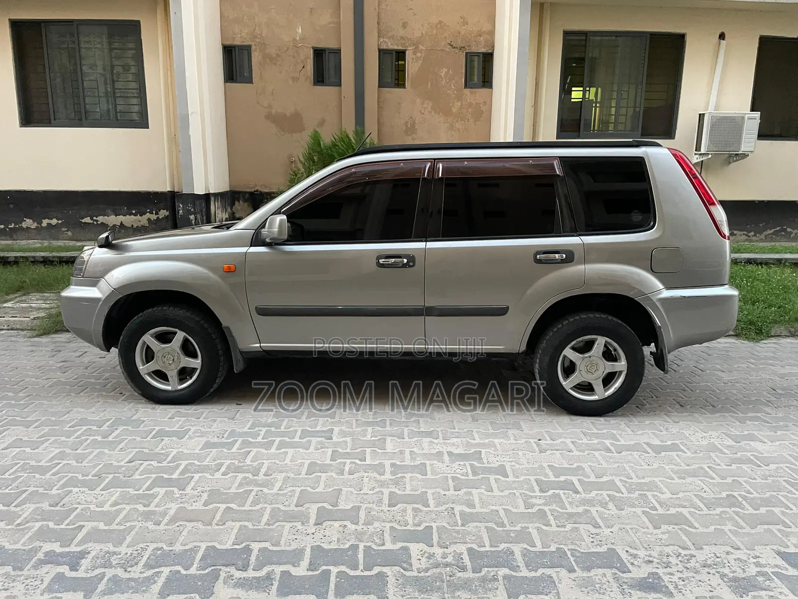 Nissan X-Trail 2005 Gray