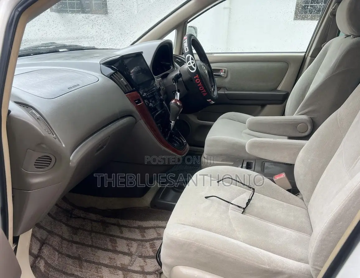 Toyota Harrier 2001 White