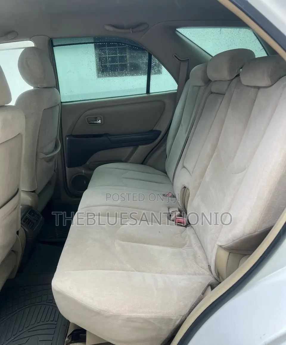 Toyota Harrier 2001 White