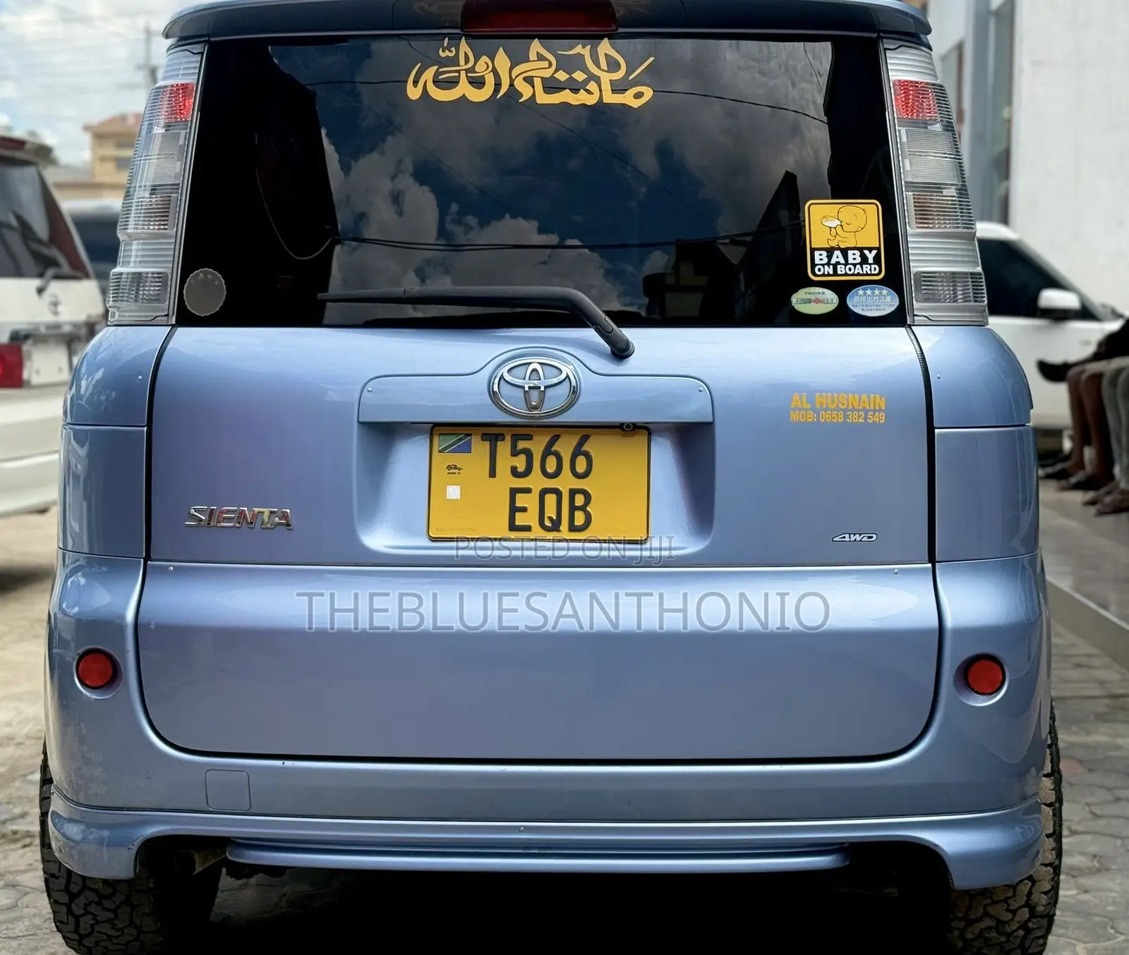 Toyota Sienta 2013 Blue