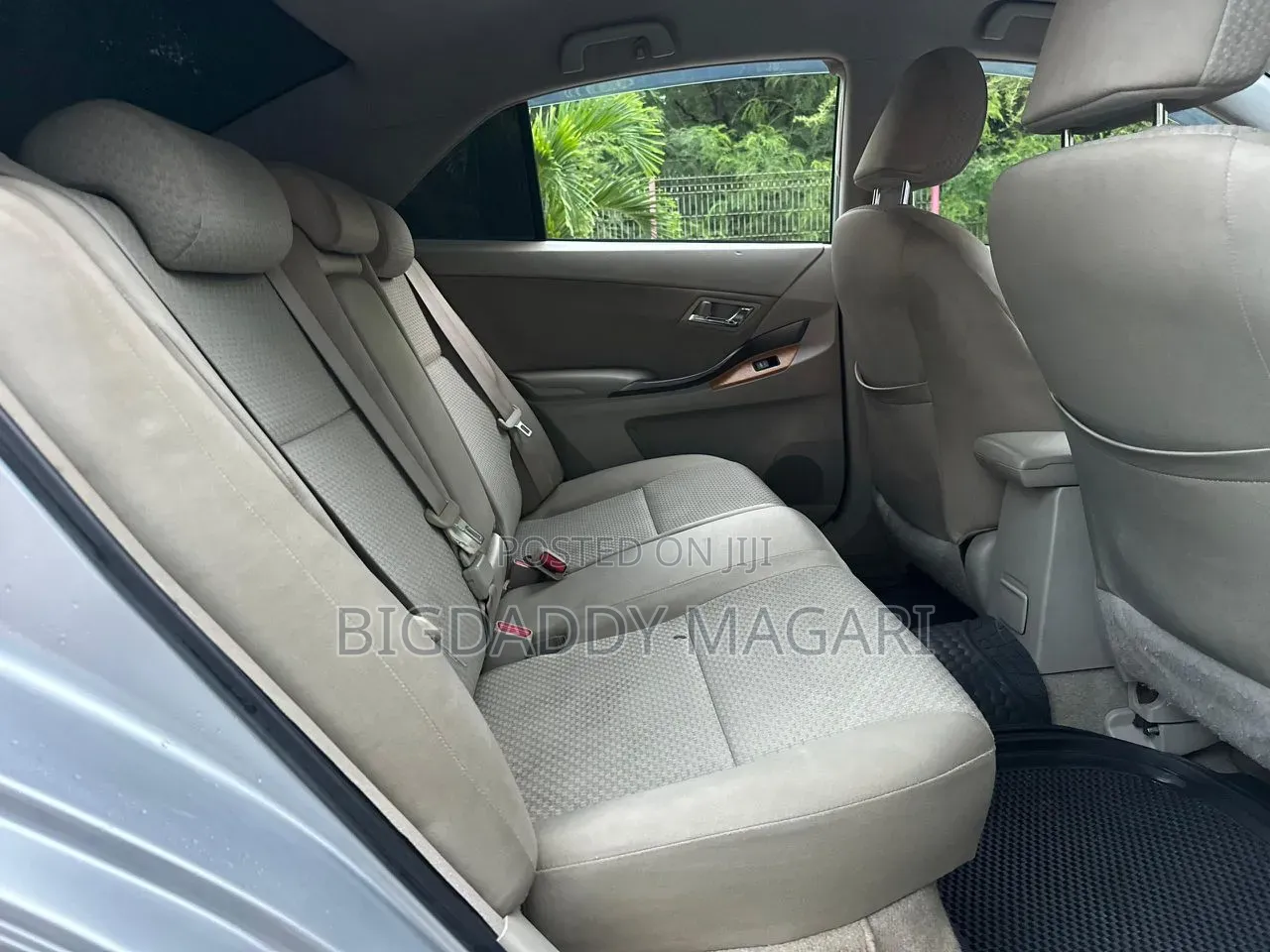Toyota Premio 2010 Silver