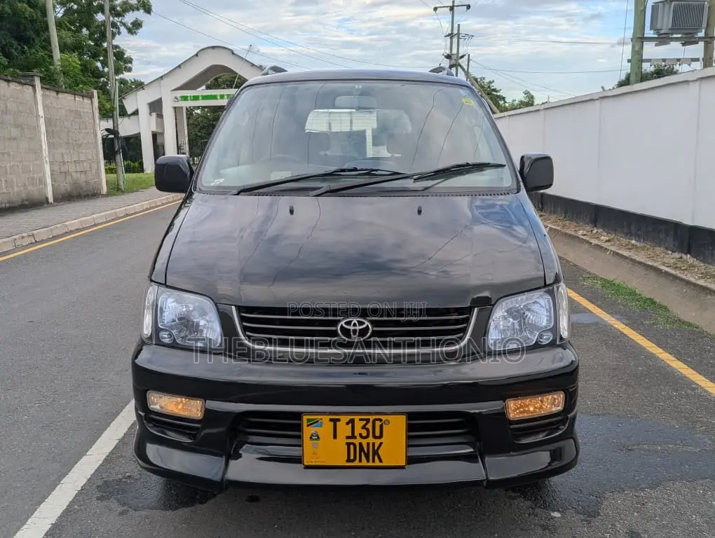 Toyota LiteAce Noah 1999 Black