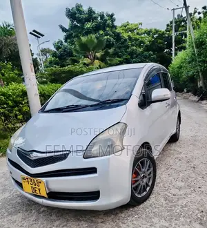 Toyota Ractis 2005 Silver