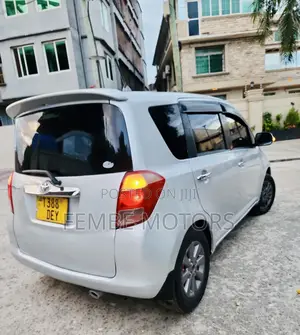 Toyota Ractis 2005 Silver