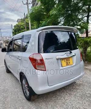 Toyota Ractis 2005 Silver