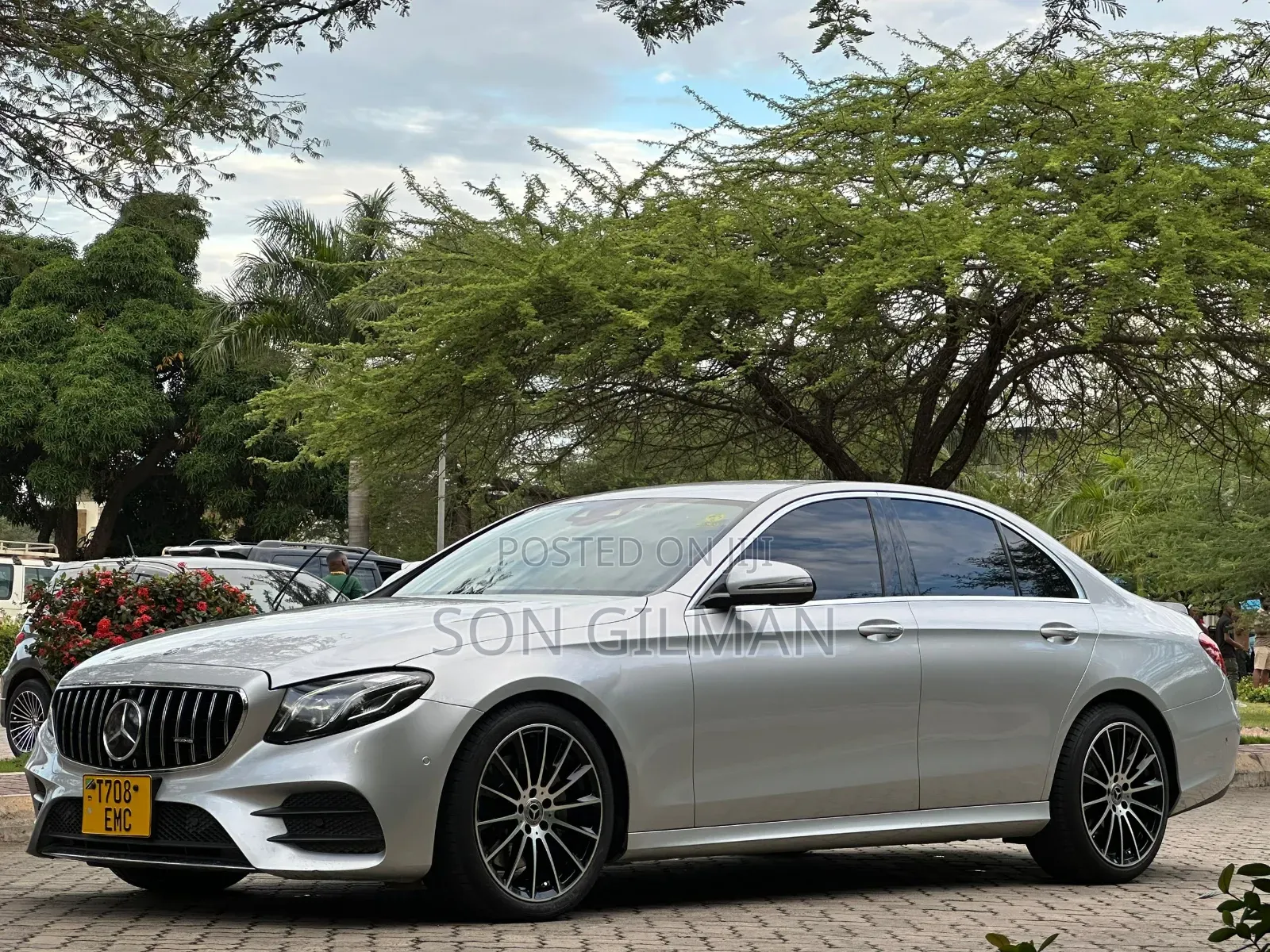 Mercedes-Benz E200 2016 Silver