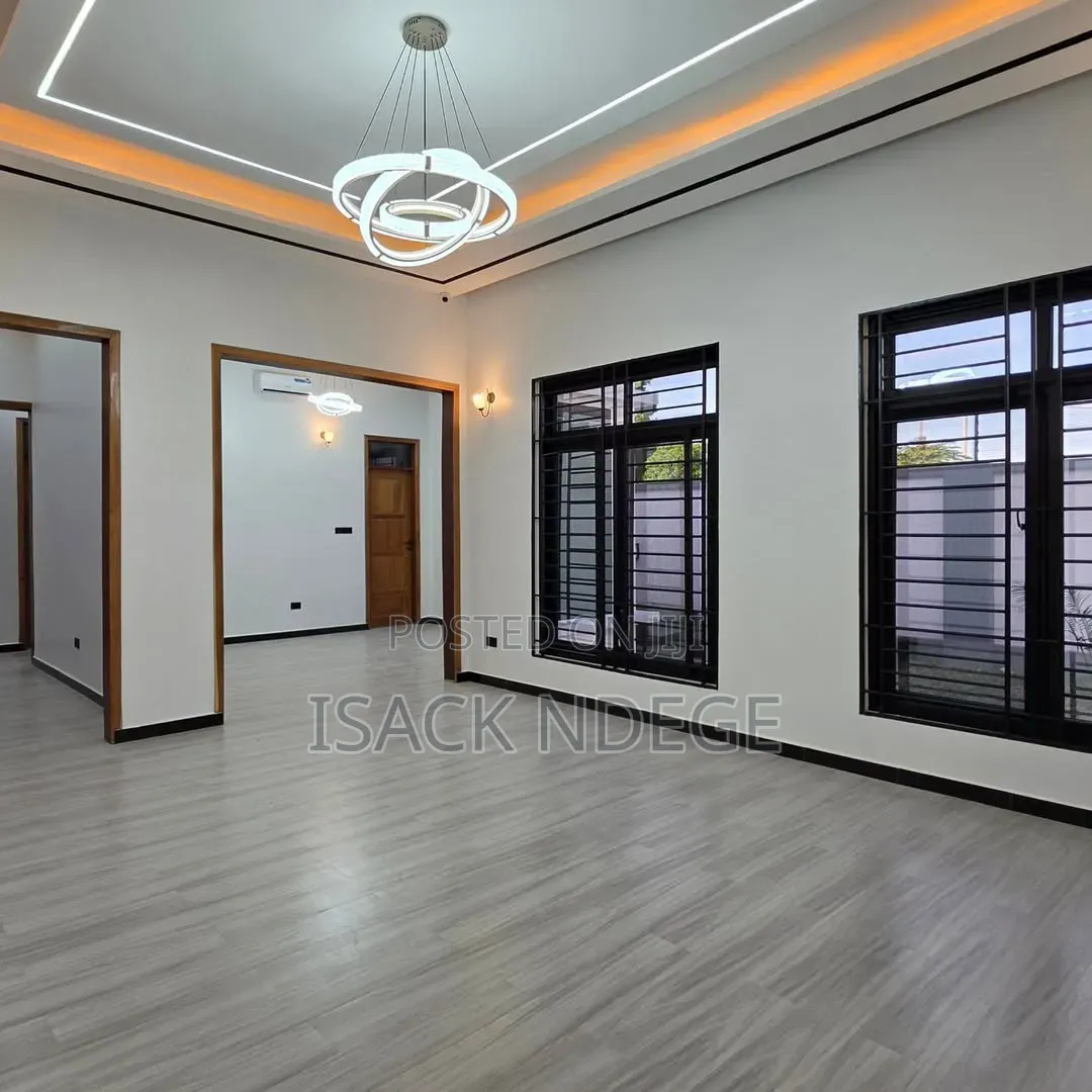 4bdrm House in Lasanza, Goba for sale
