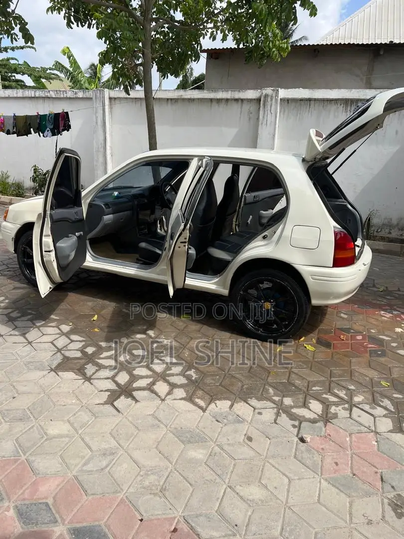 Toyota Starlet 1997 White