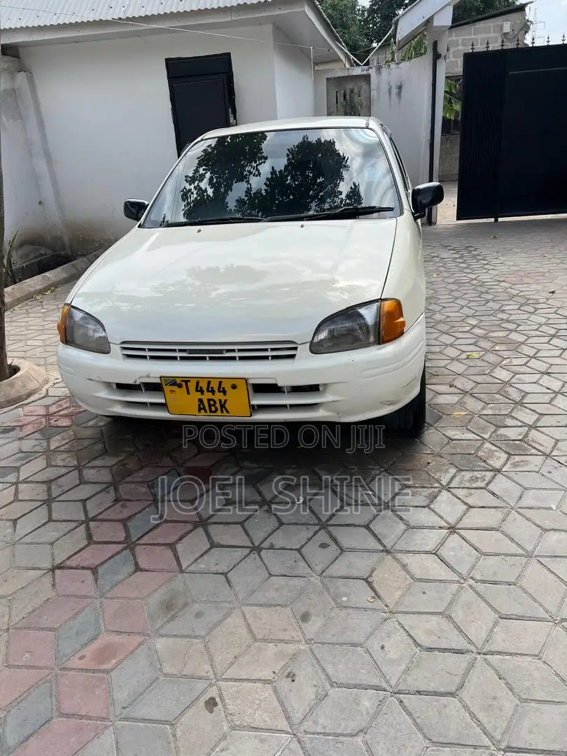Toyota Starlet 1997 White