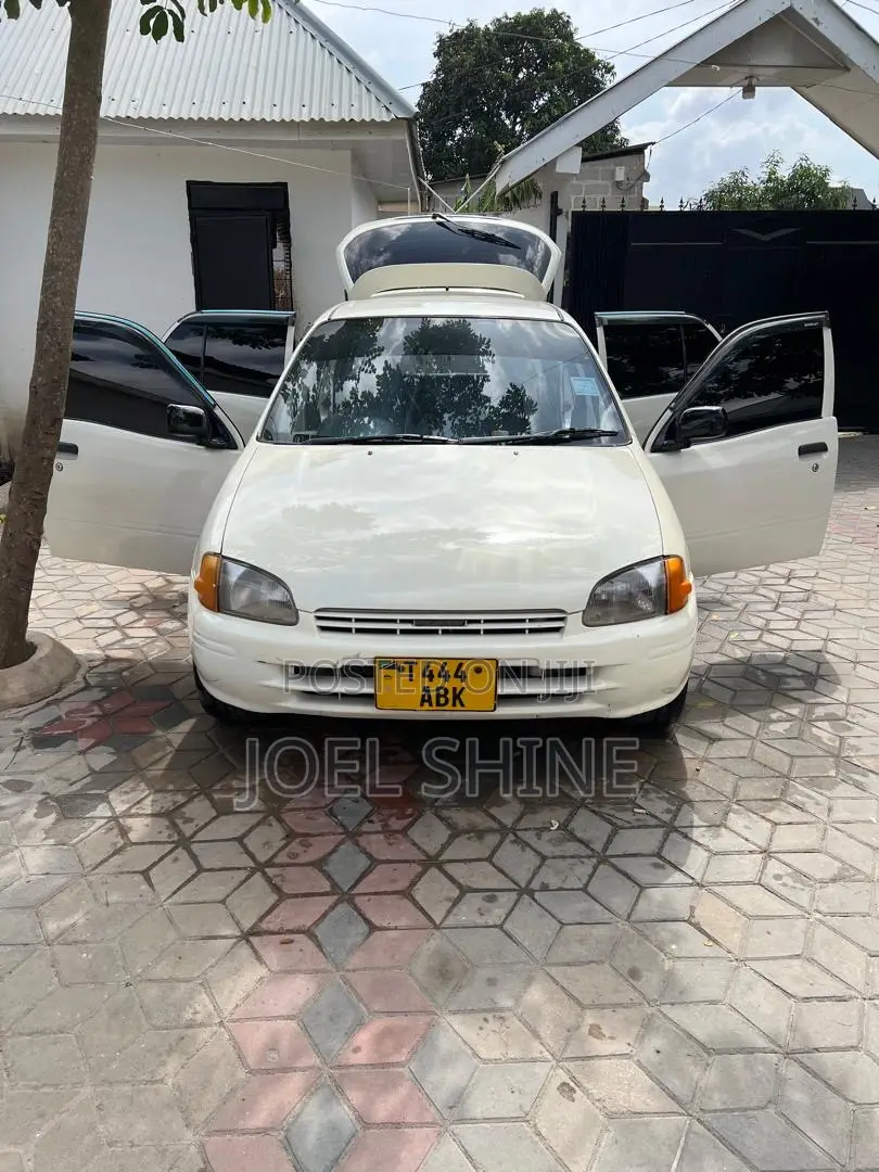 Toyota Starlet 1997 White