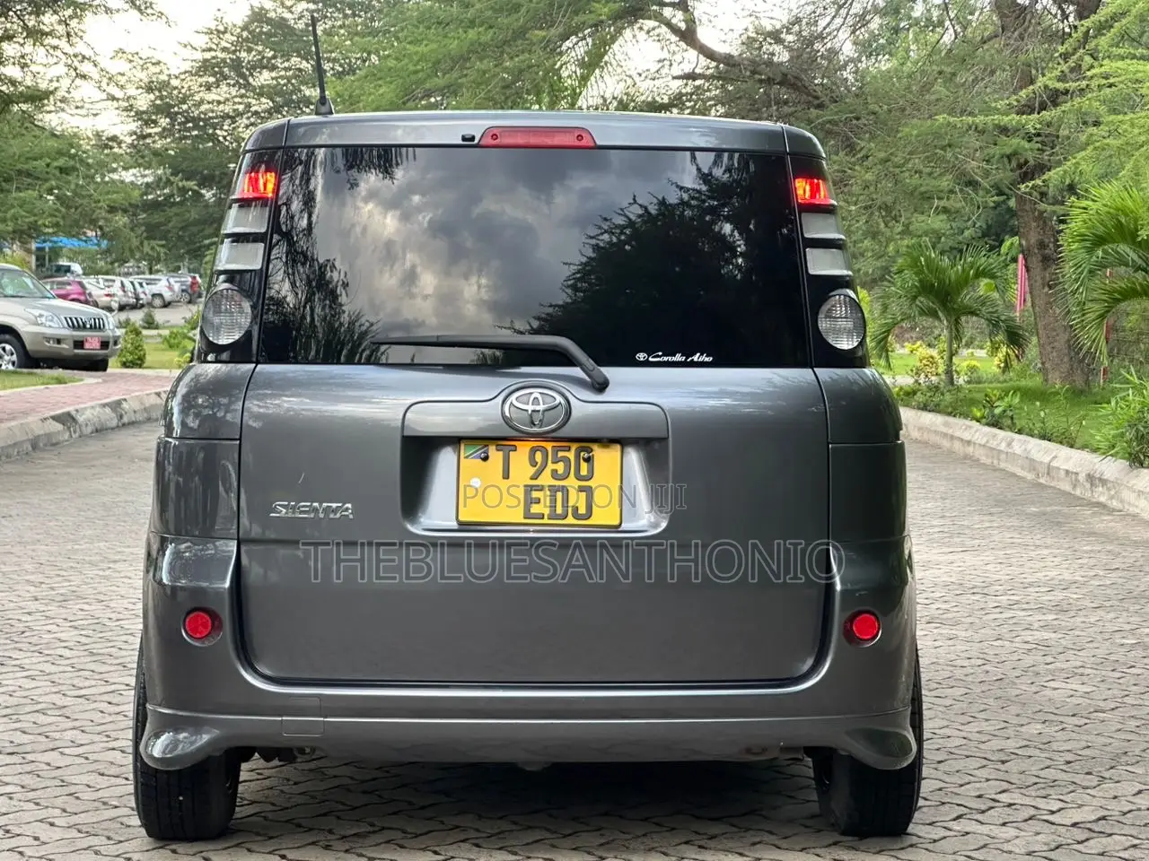 Toyota Sienta 2007 Gray
